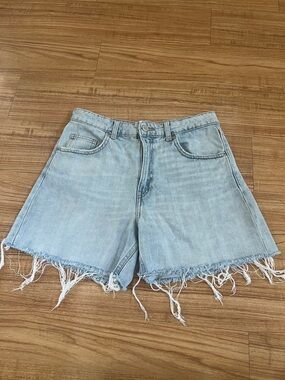 Zara Mid Rise Ripped Short